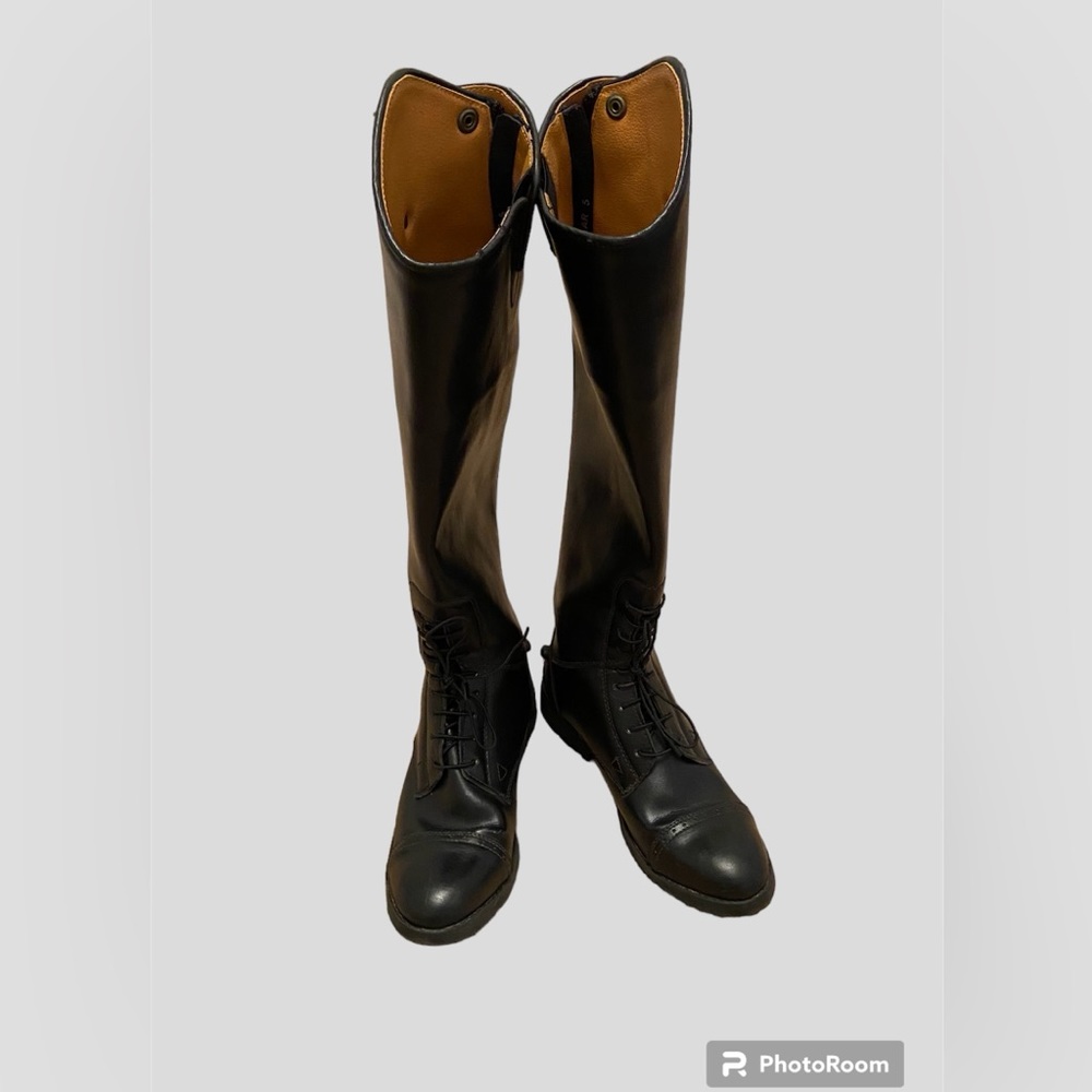 EUC EquiStar Ladies All Weather Field Boots.